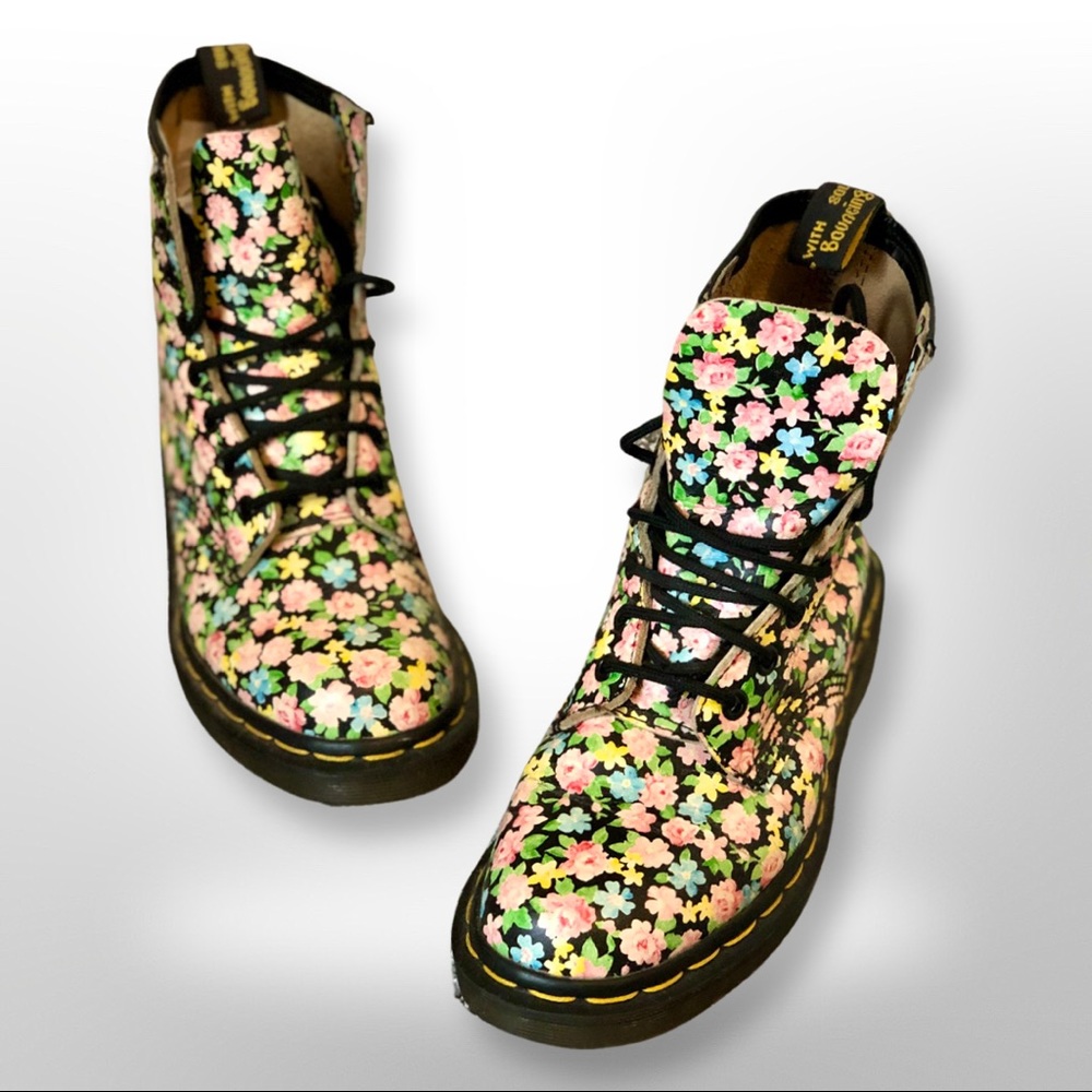 VTG 90s Dr Martens BLACK FLORAL BOOTS MADE IN ENGLAND RARE US Women's SZ 4